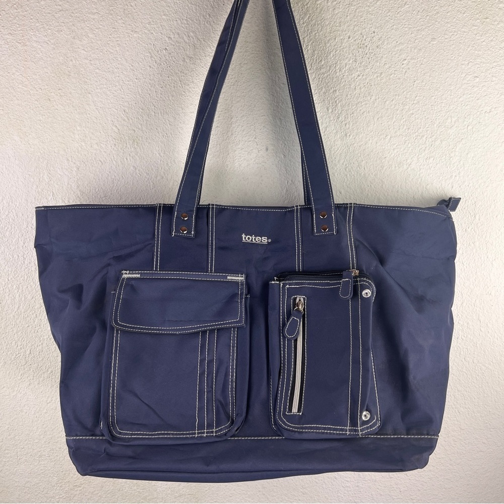 TOTES OVERNIGHT LARGE TRAVEL BAG. Zip top. 13”Hx24”Wx9-½”D. 13” Strap Drop Navy
